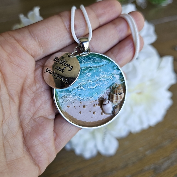 Cute sea design pendant with charm πππ - Picture 4 of 4